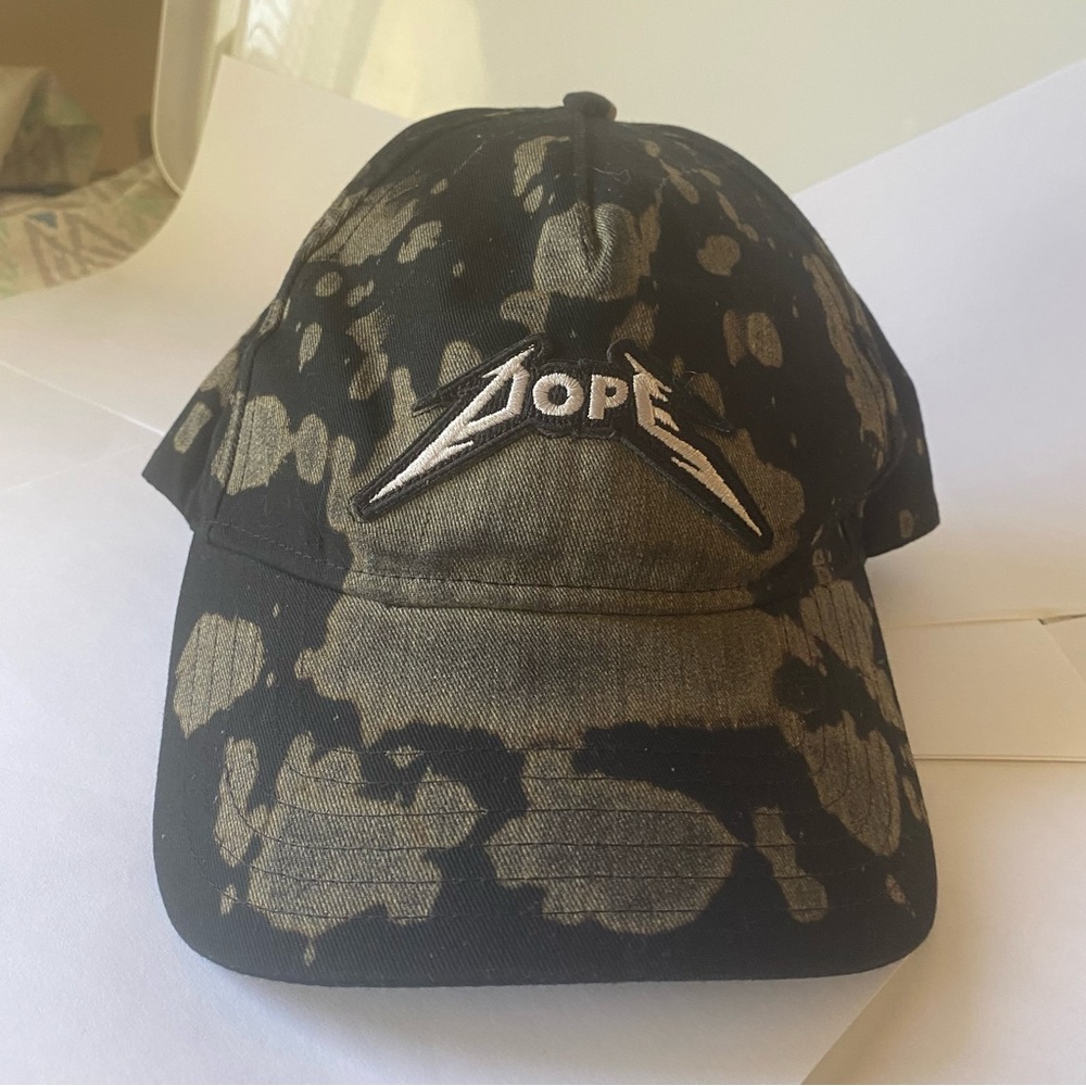DOPE Black and Tan Splatter cap